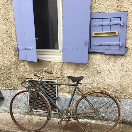 Nyaraló Petite Maison Bleue *