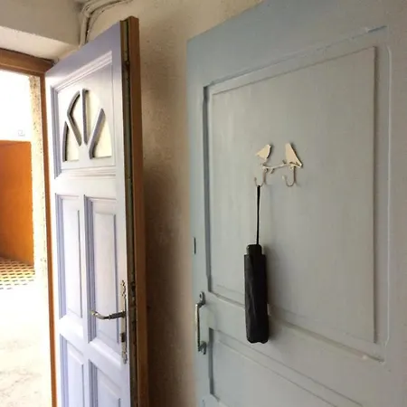 Petite Maison Bleue